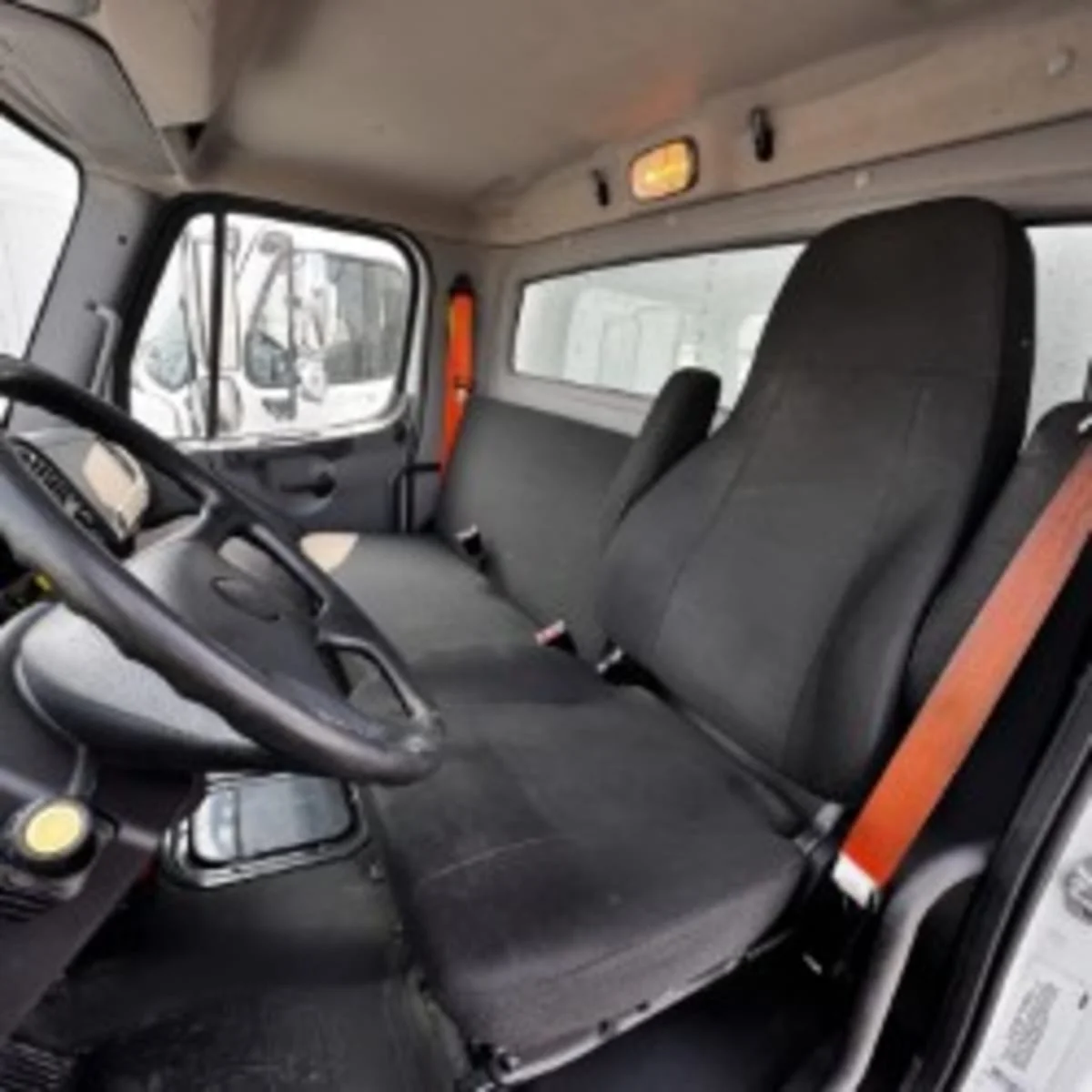 2020 Freightliner M2 106 in Syracuse, NY — photo 7