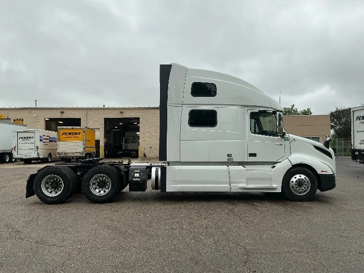 2023 Volvo in Olive Branch, MS — photo 8