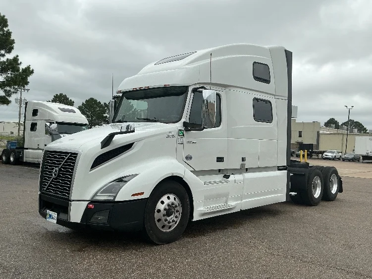 2023 Volvo in Olive Branch, MS — photo 3