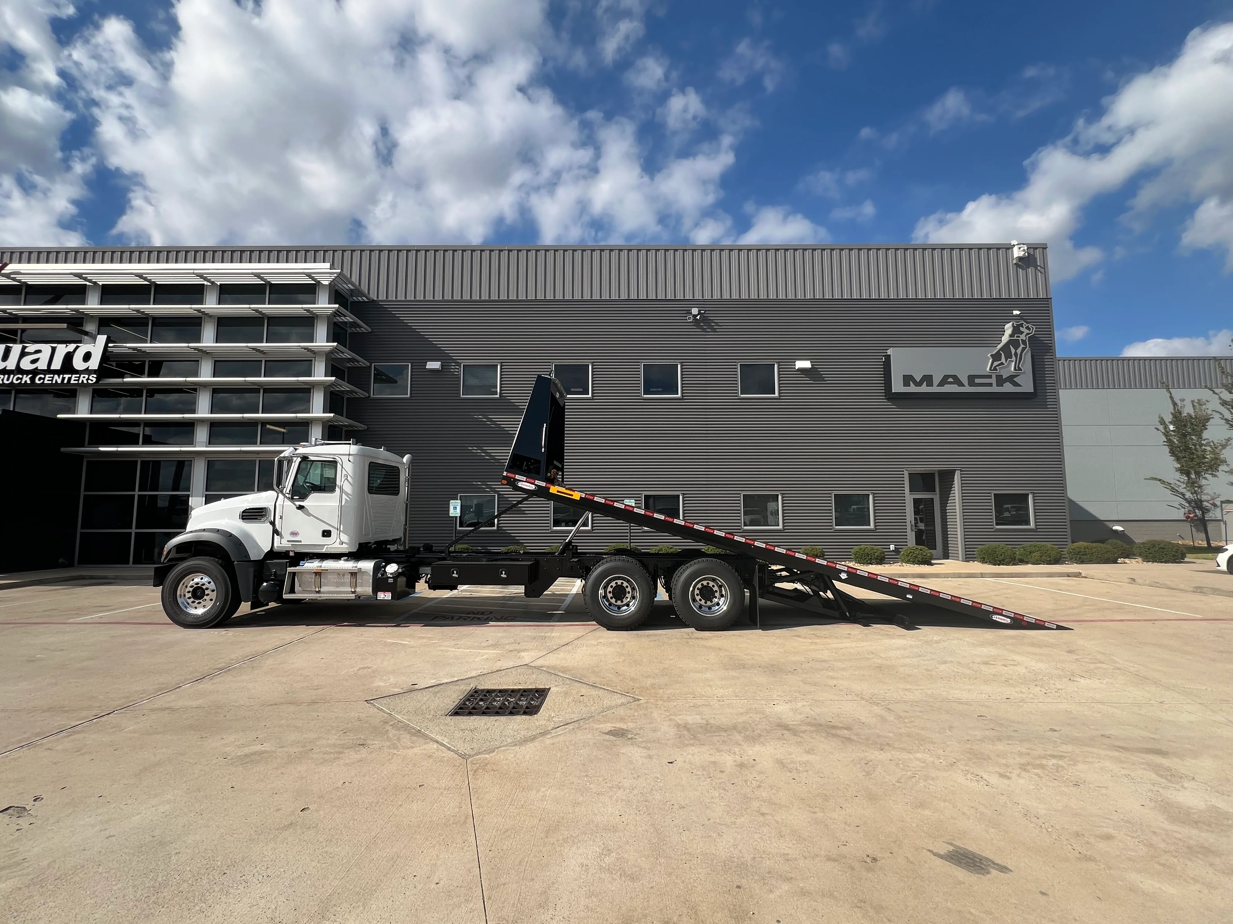 2026 Mack Granite in Houston, TX — photo 9