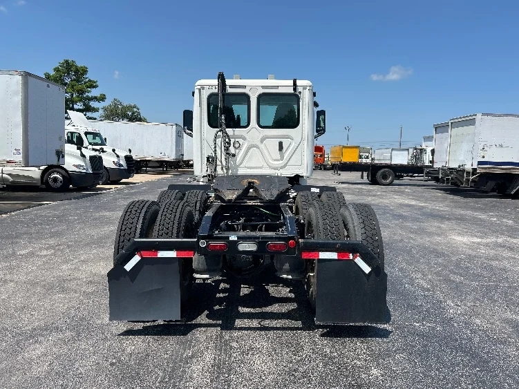 2020 Freightliner Cascadia in Tulsa, OK — photo 6
