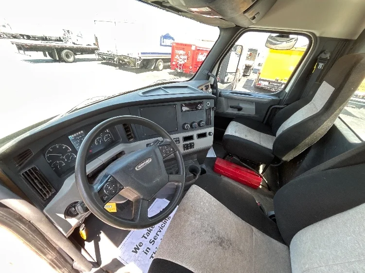 2020 Freightliner Cascadia in Tulsa, OK — photo 10