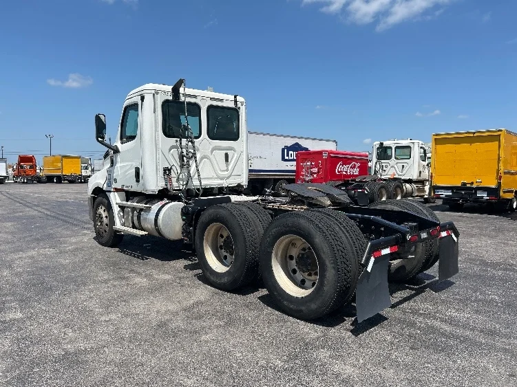 2020 Freightliner Cascadia in Tulsa, OK — photo 5
