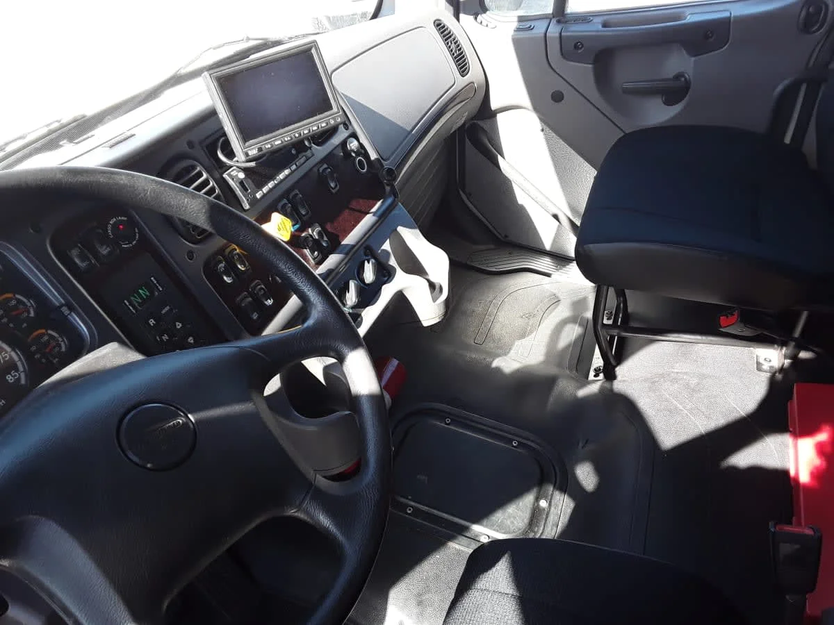 2022 Freightliner M2 106 in Montebello, CA — photo 7