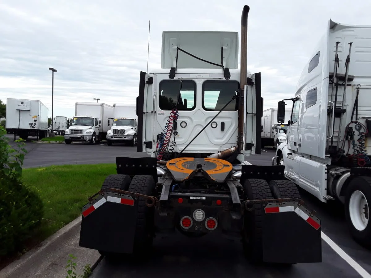 2020 Freightliner Cascadia in Altoona, IA — photo 5