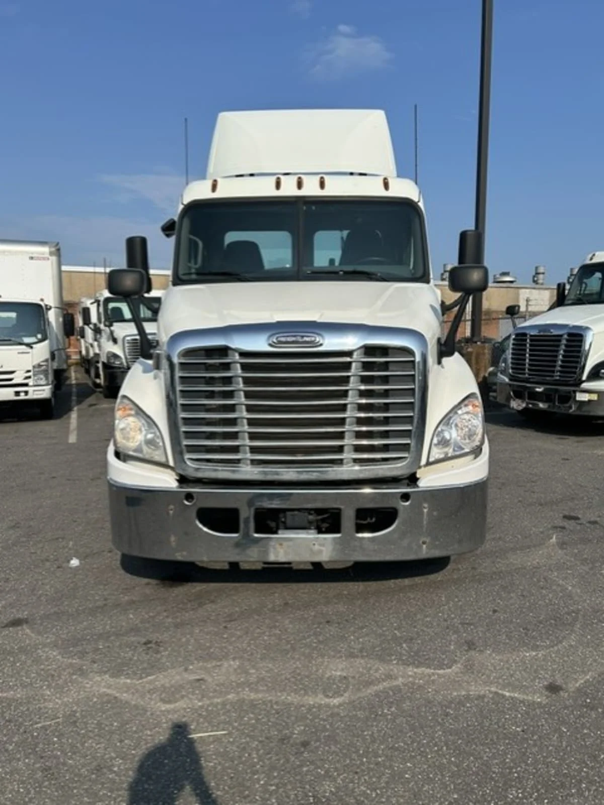 2019 Freightliner Cascadia in Farmingdale, NY — photo 2