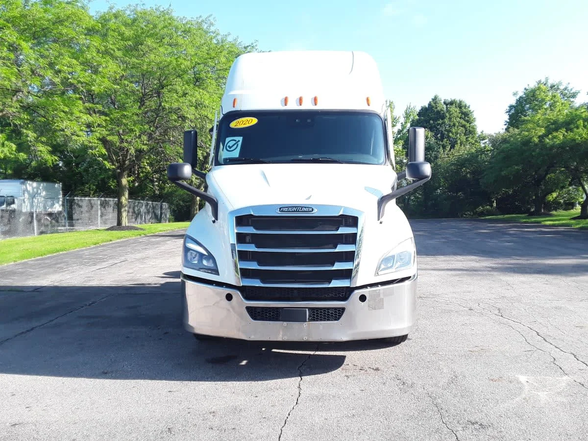 2020 Freightliner Cascadia in Hilliard, OH — photo 2