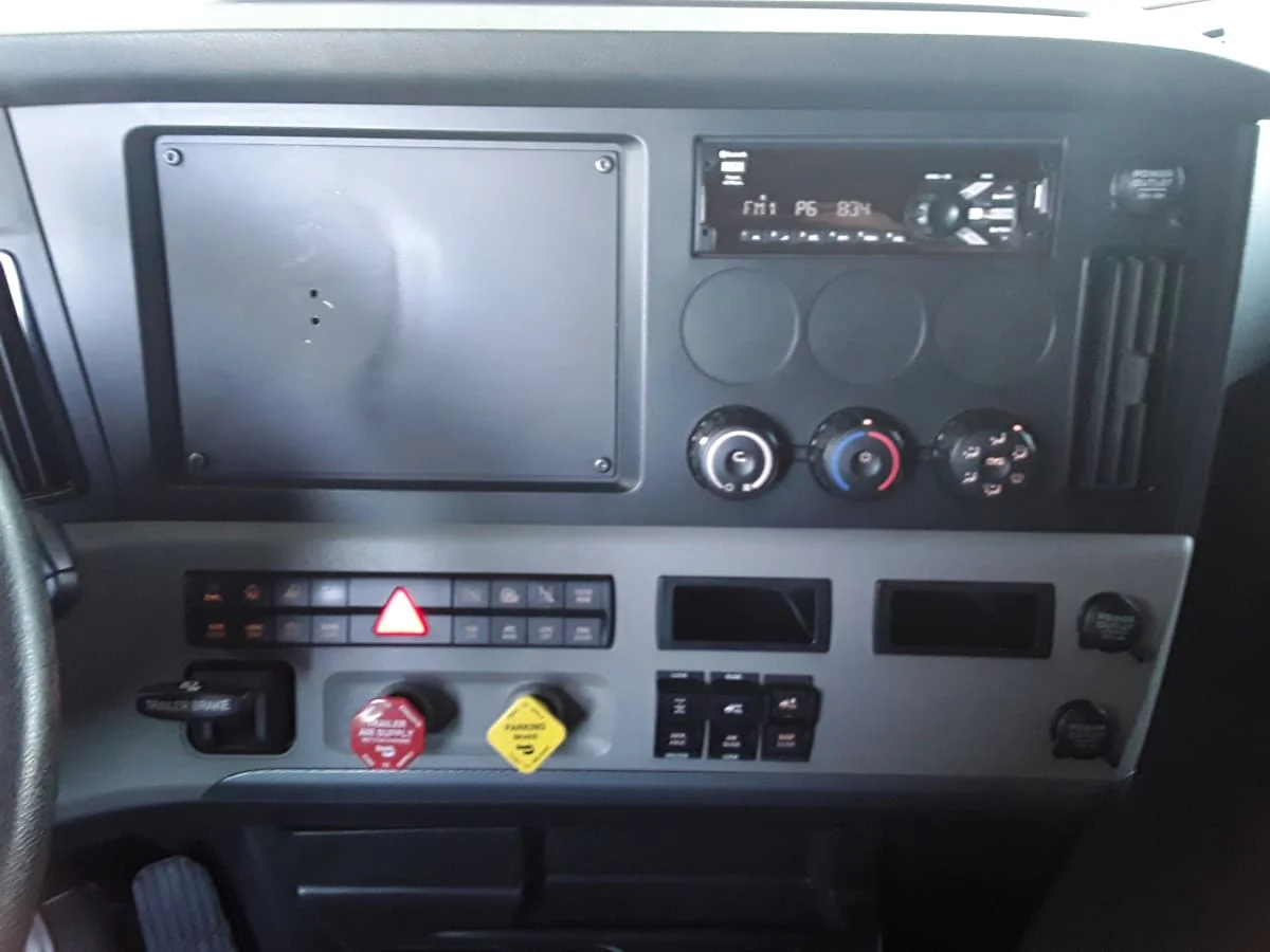 2020 Freightliner Cascadia in Hilliard, OH — photo 10