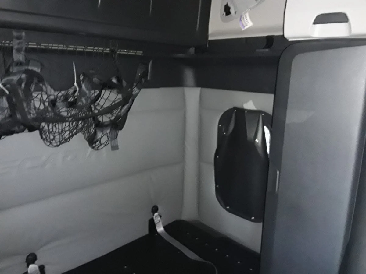 2020 Freightliner Cascadia in Hilliard, OH — photo 14