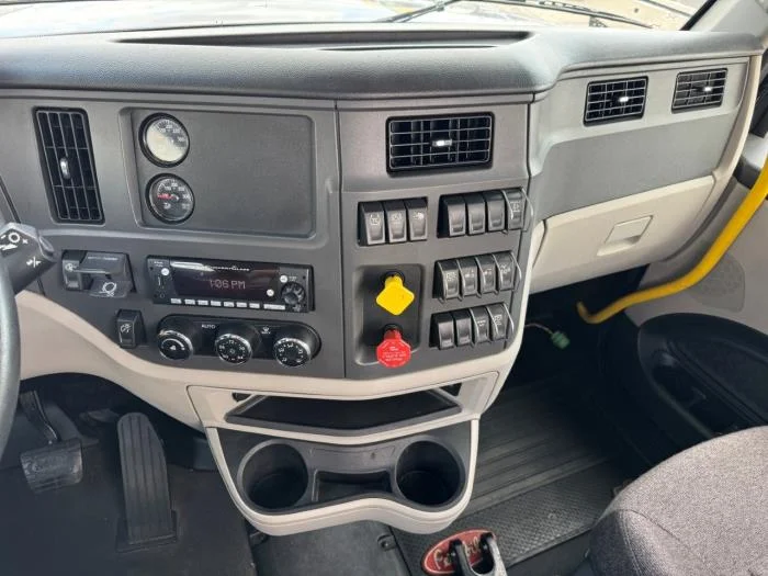 2023 Peterbilt 567 - image 23