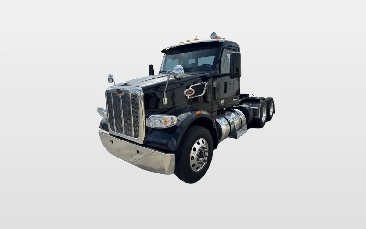 2023 Peterbilt 567 - image 1