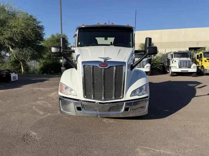 2023 Peterbilt 579 - image 10