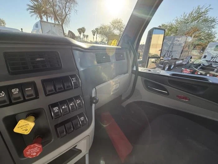 2023 Peterbilt 579 - image 16
