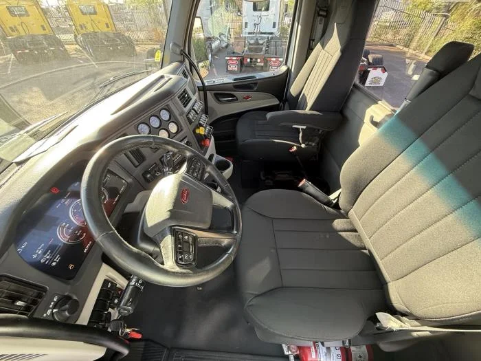 2023 Peterbilt 579 - image 12