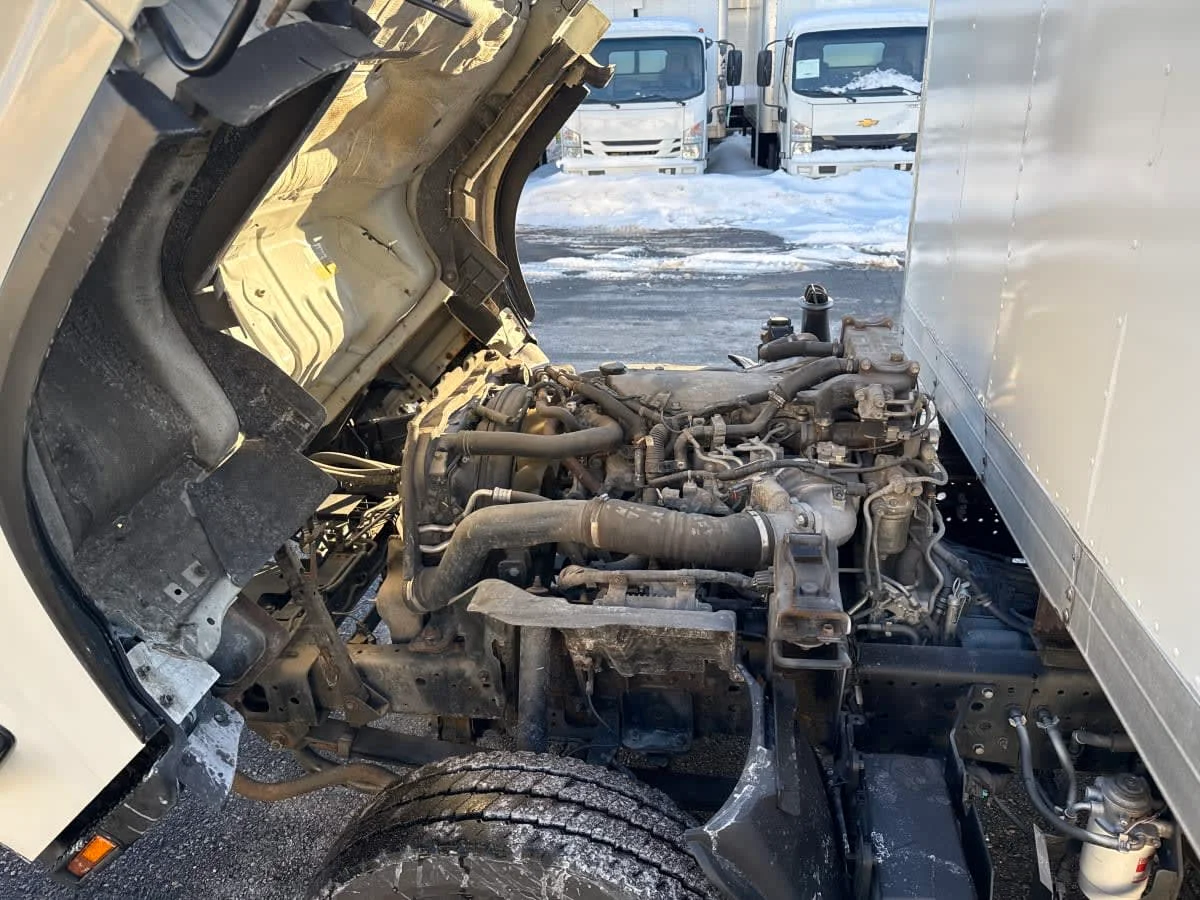 2019 Isuzu NPR - image 9