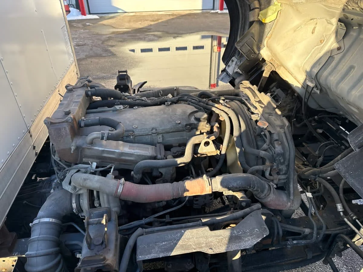 2019 Isuzu NPR - image 11