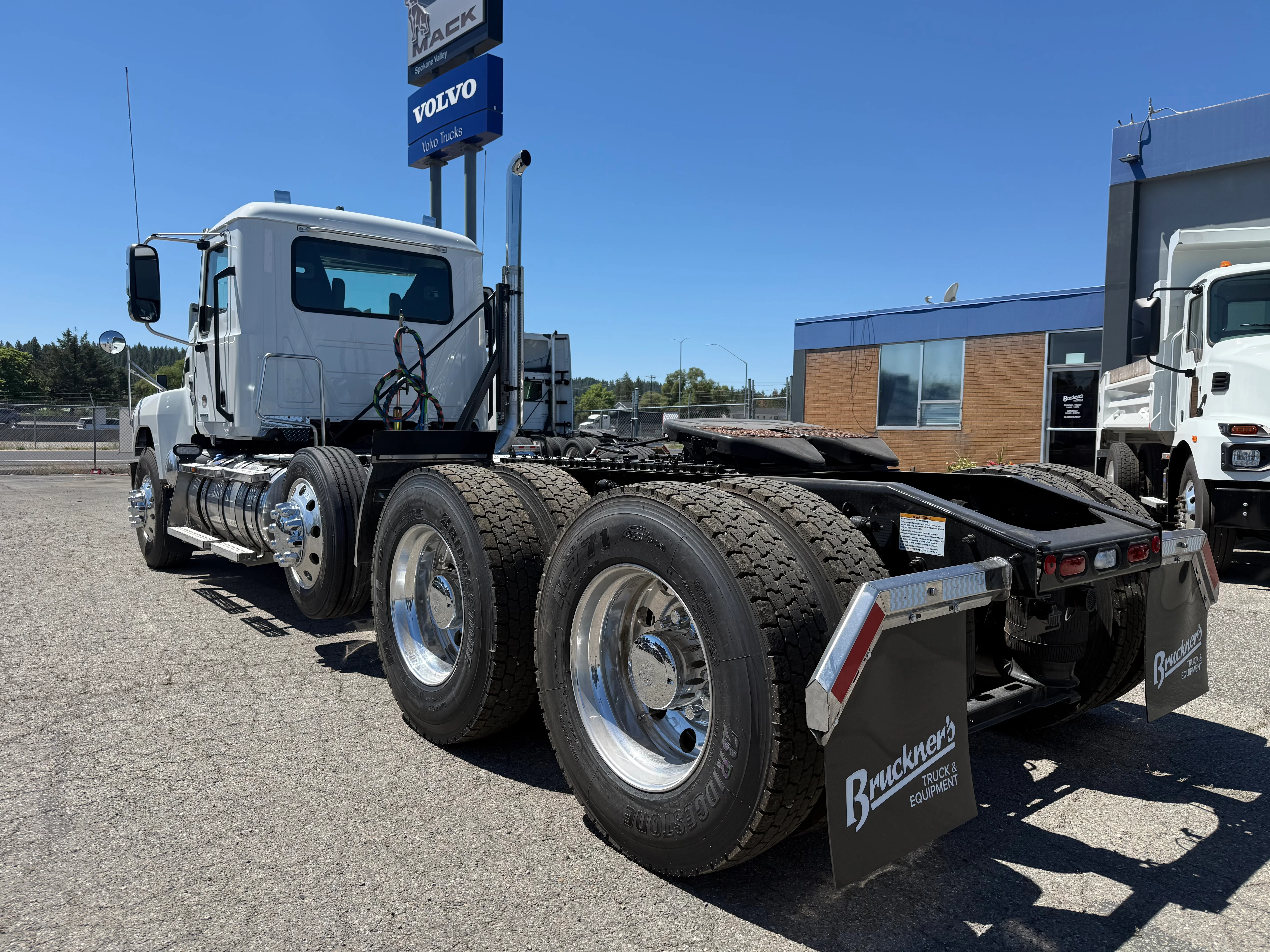 2027 Mack Pinnacle in Spokane, WA — photo 7