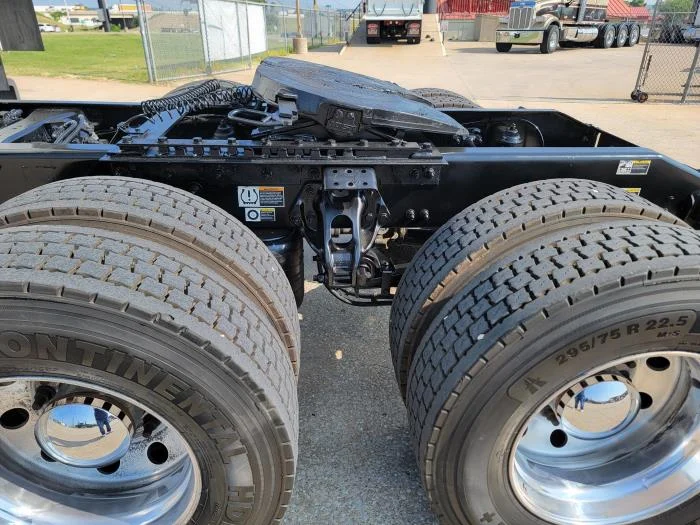 2021 Peterbilt 579 in Tulsa, OK — photo 12