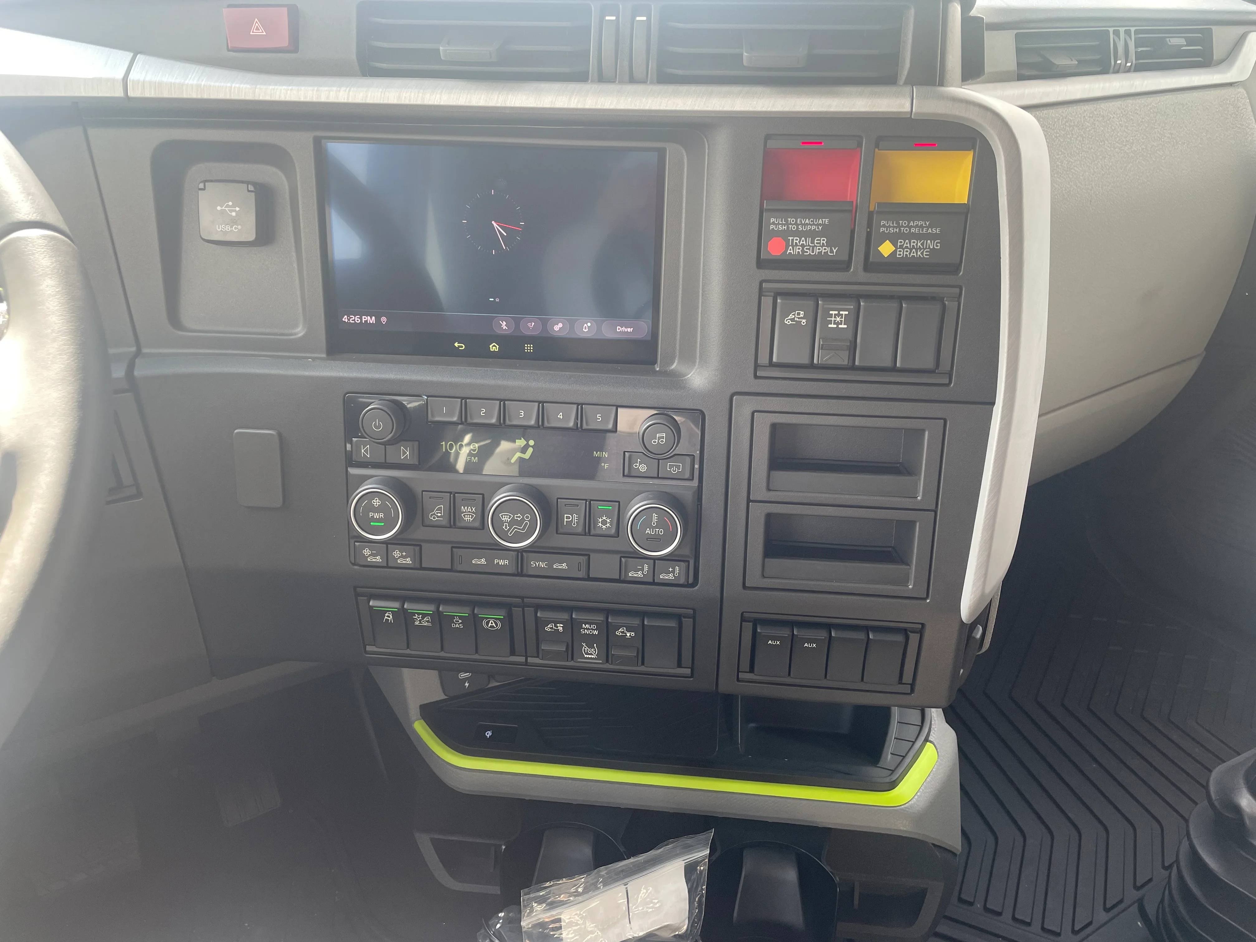 2026 Volvo VNL 660 in Amarillo, TX — photo 13