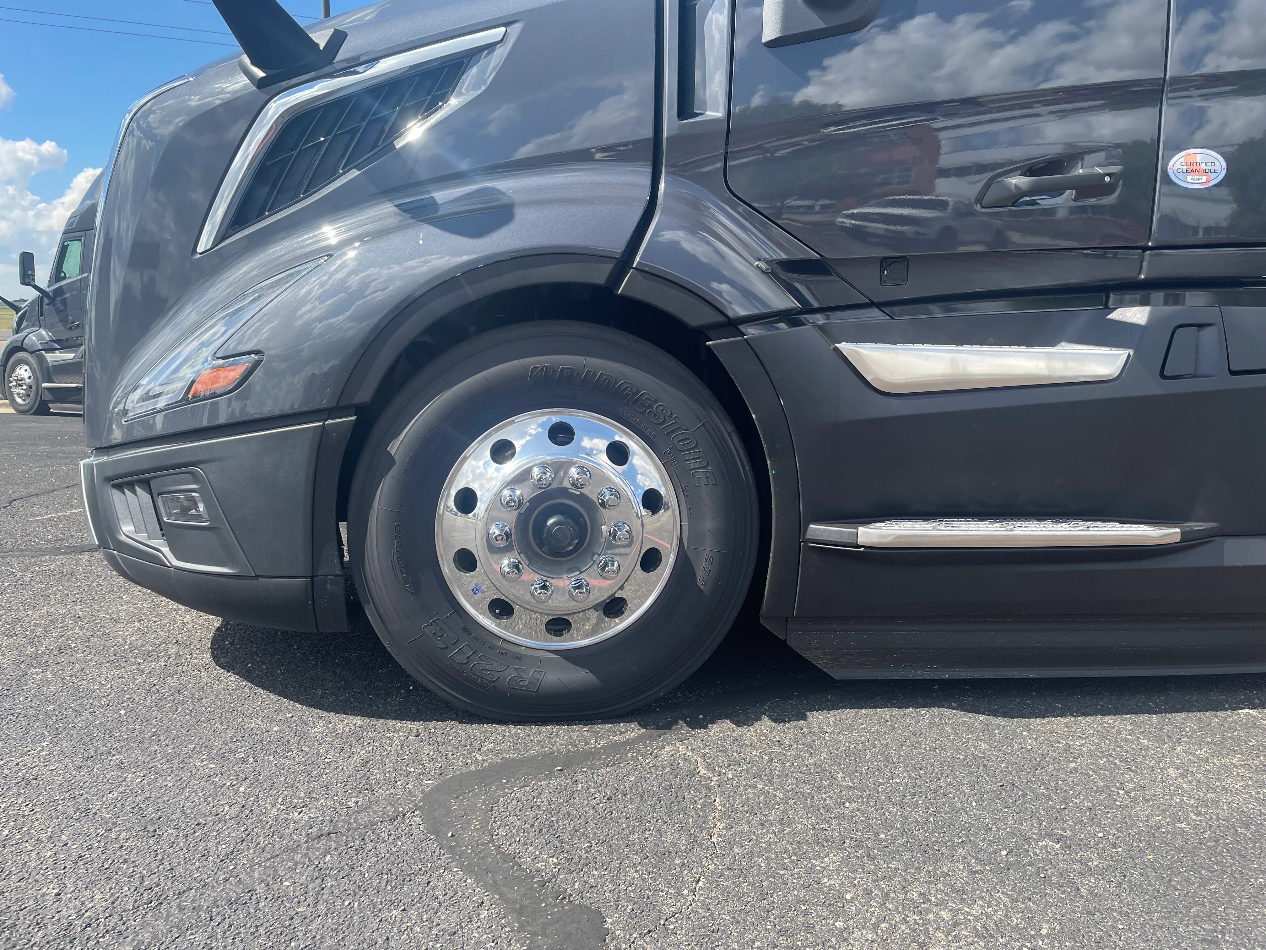 2026 Volvo VNL 660 in Amarillo, TX — photo 5