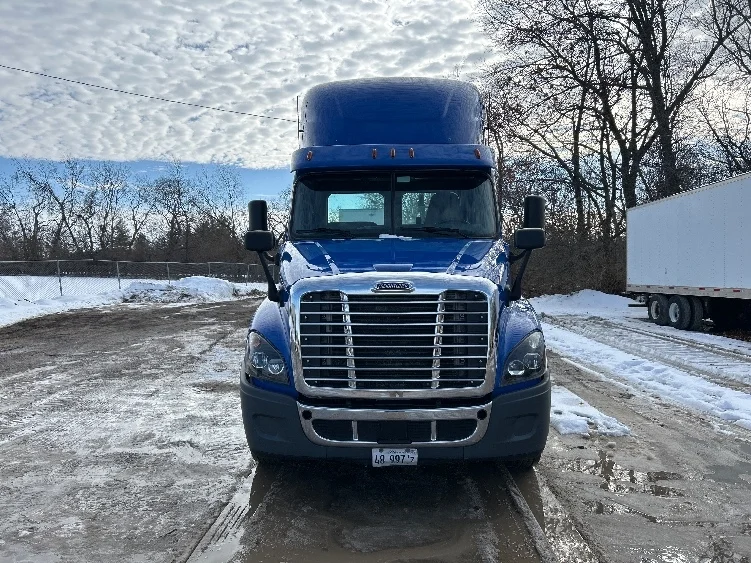 2018 Freightliner Cascadia in Moberly, MO — photo 2
