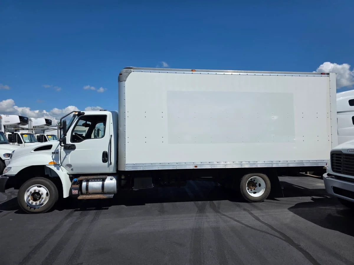 2021 International MV - image 6