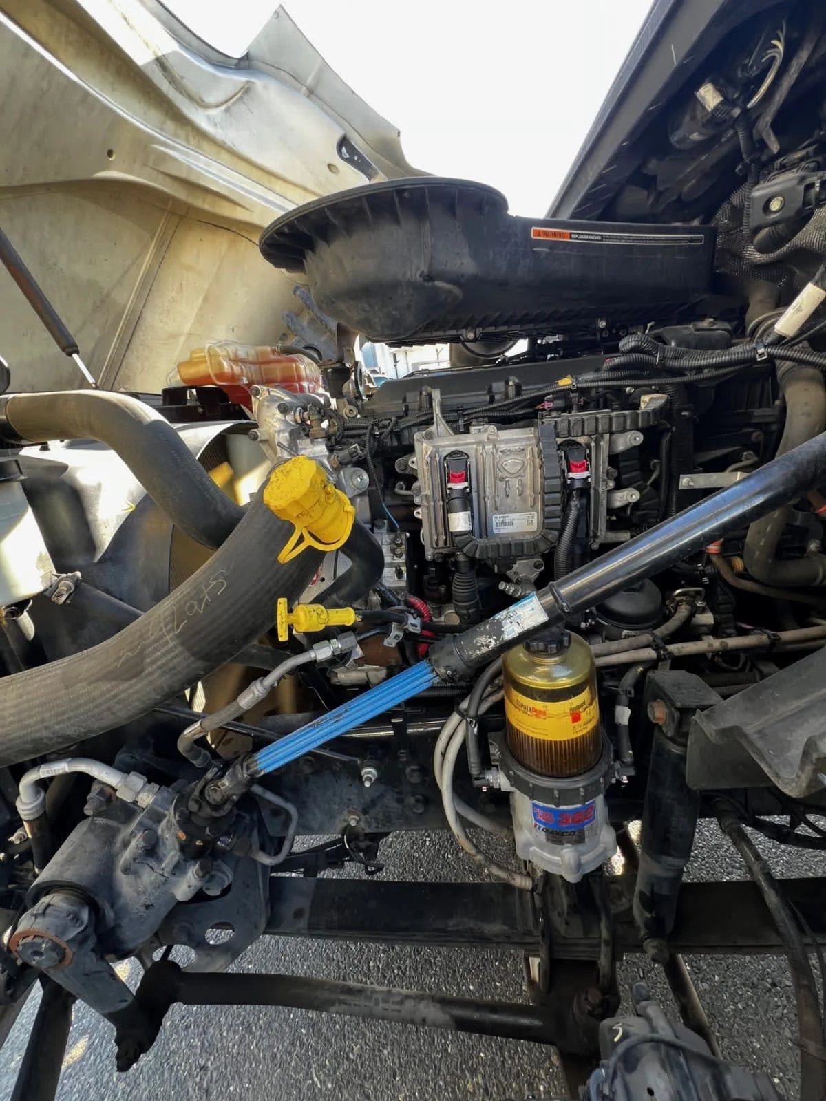 2018 International LT - image 8