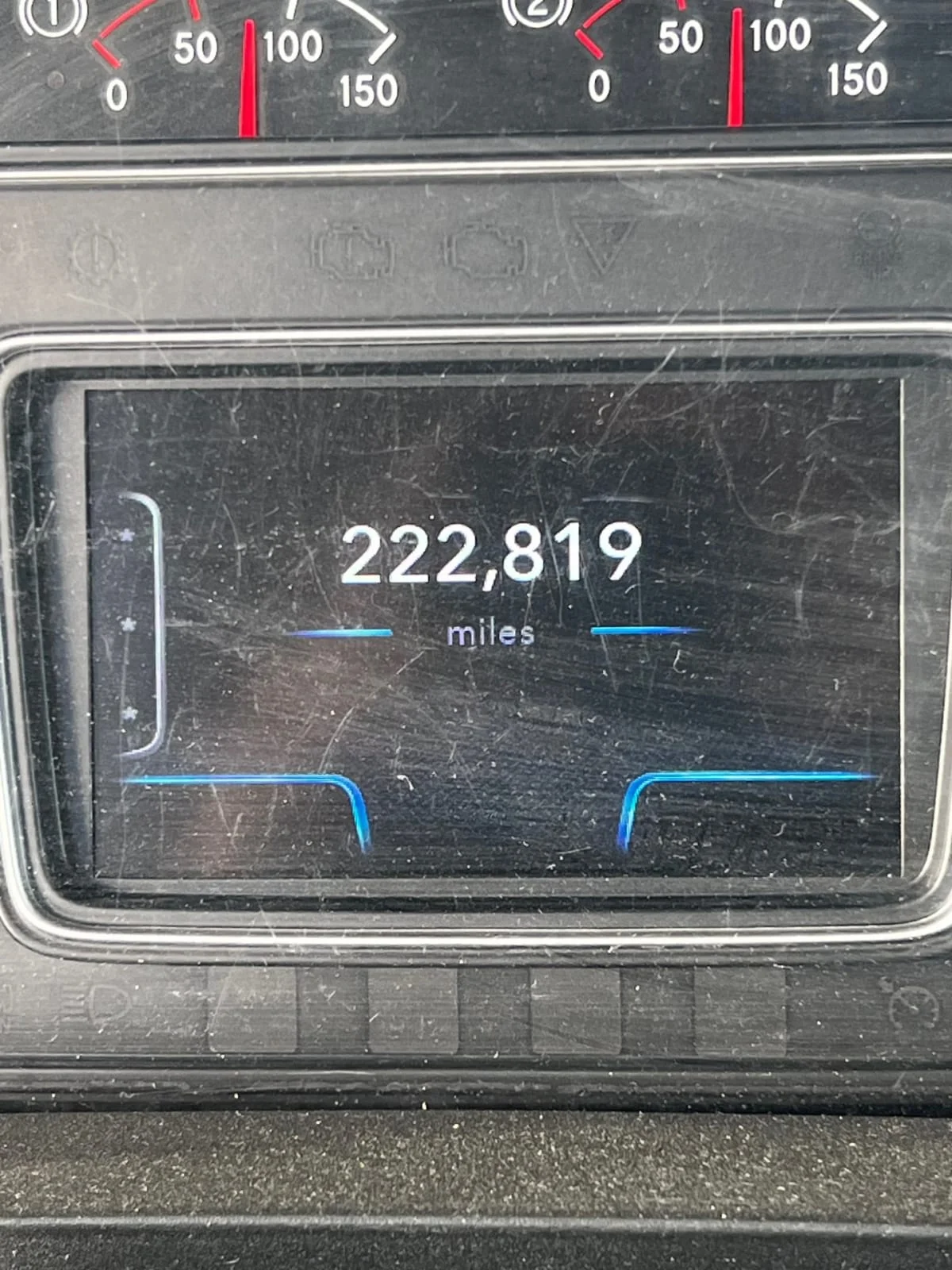 2018 International LT - image 9