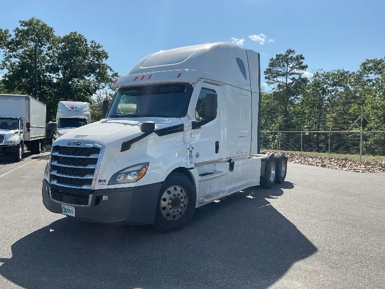 2023 Freightliner Cascadia in Millville, NJ — photo 3