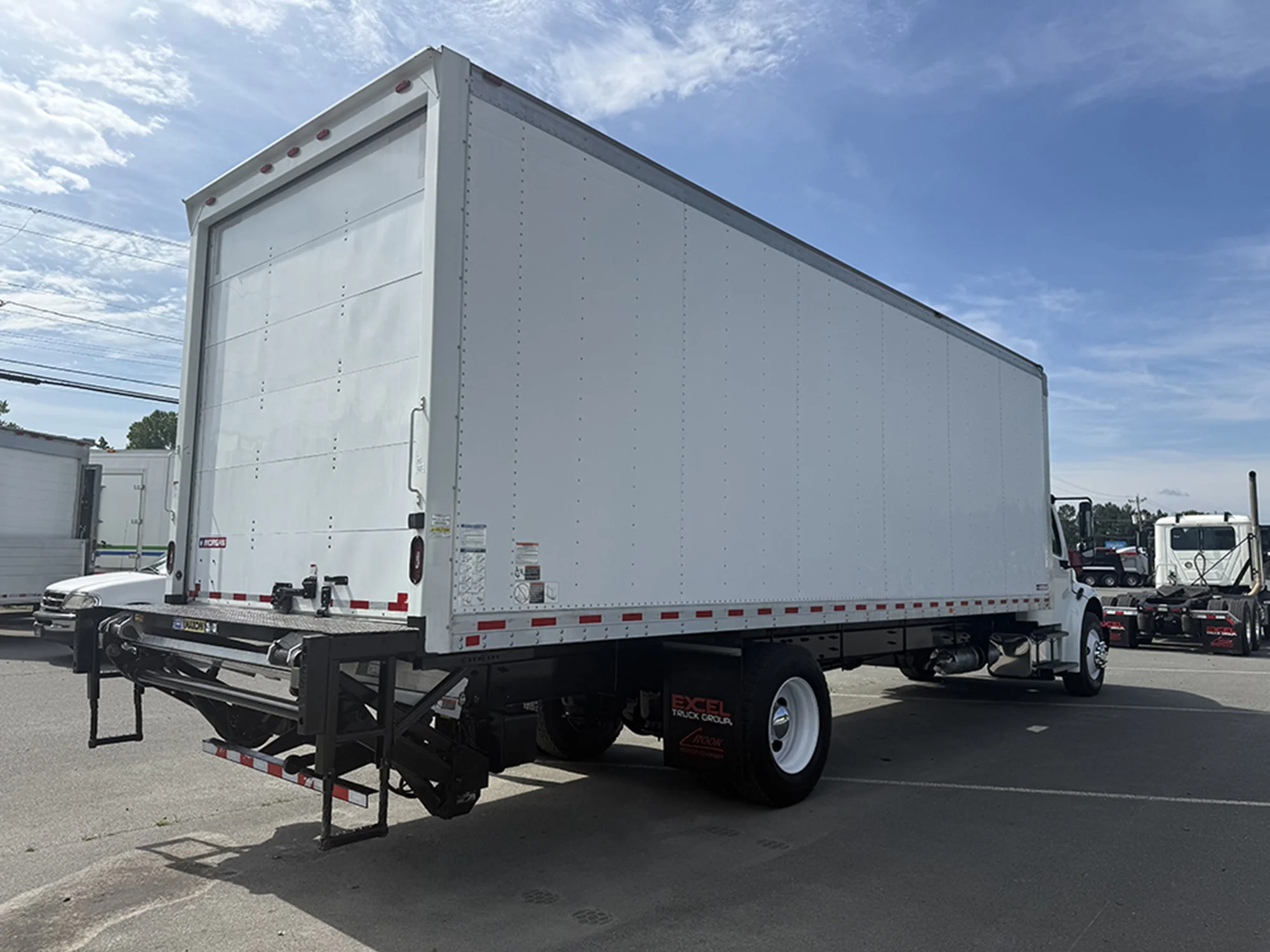 2018 Freightliner eM2 — photo 4