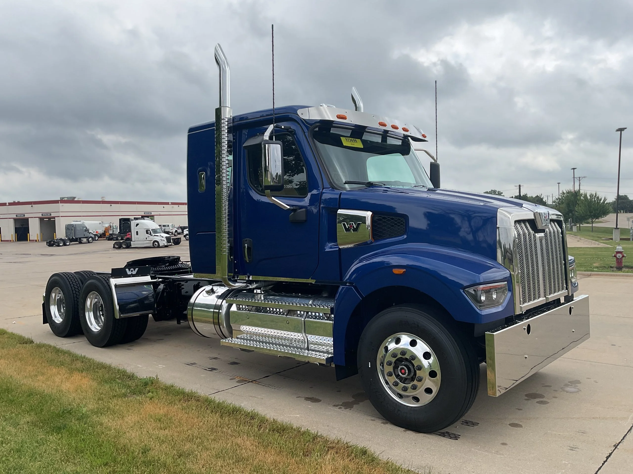2027 Western Star in Dubuque, IA — photo 3