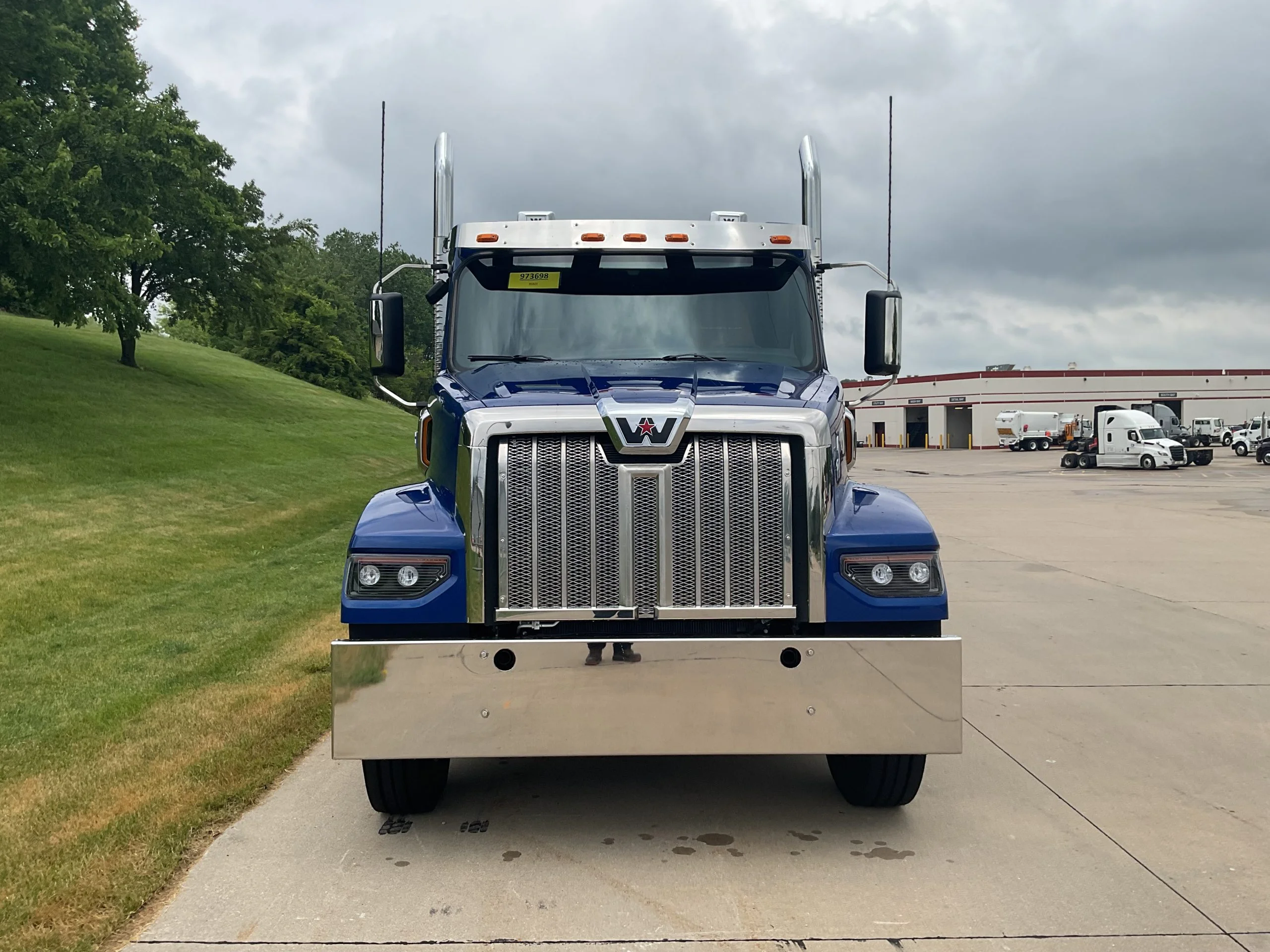 2027 Western Star in Dubuque, IA — photo 2