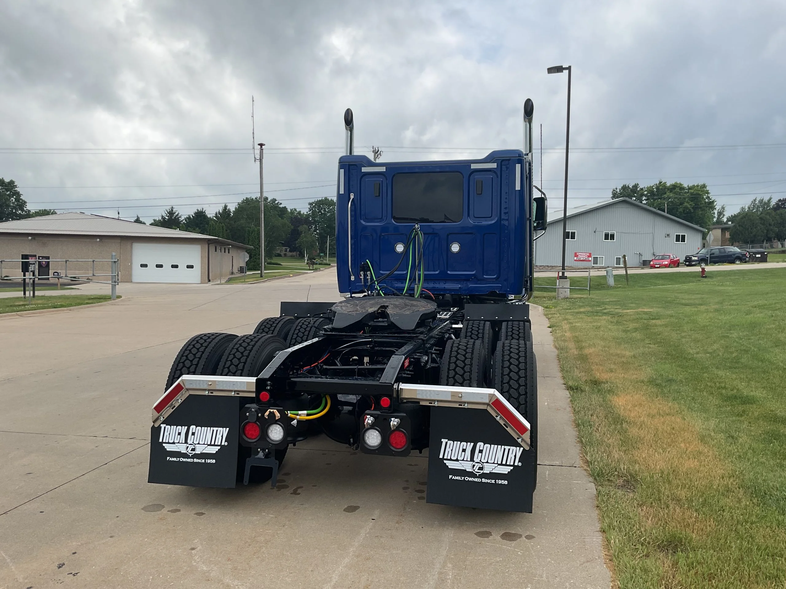 2027 Western Star in Dubuque, IA — photo 4