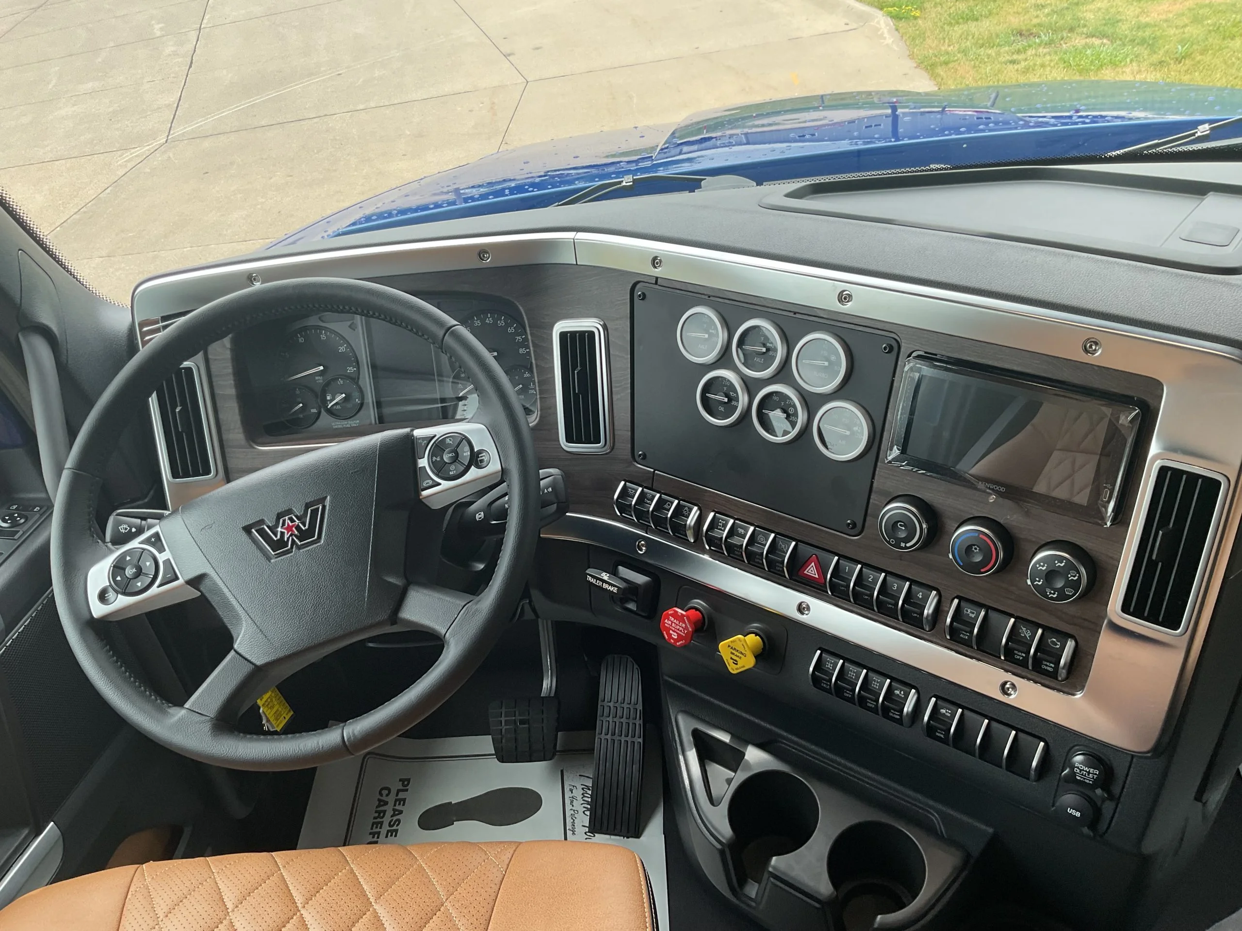 2027 Western Star in Dubuque, IA — photo 6
