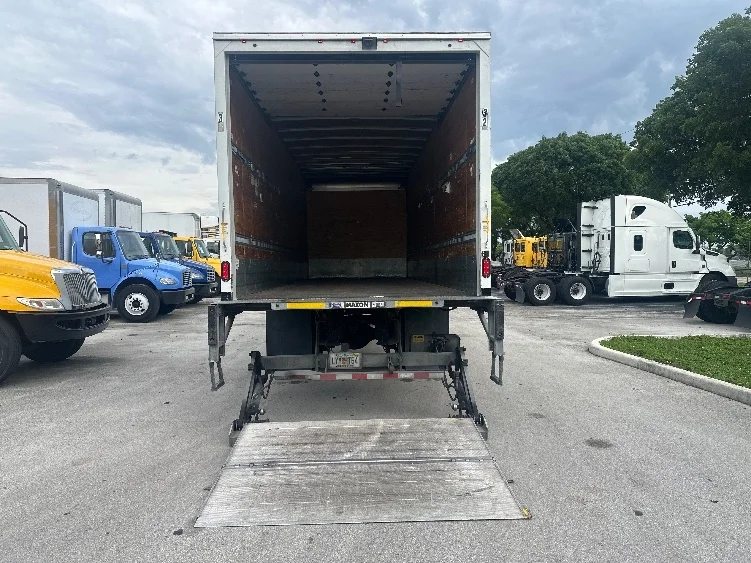 2020 Freightliner eM2 in Medley, FL — photo 9