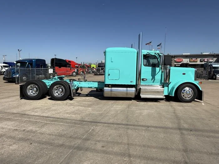 2027 Peterbilt 589 - image 18
