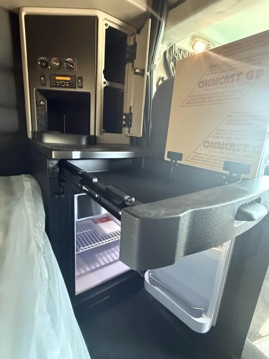 2027 Peterbilt 589 - image 45