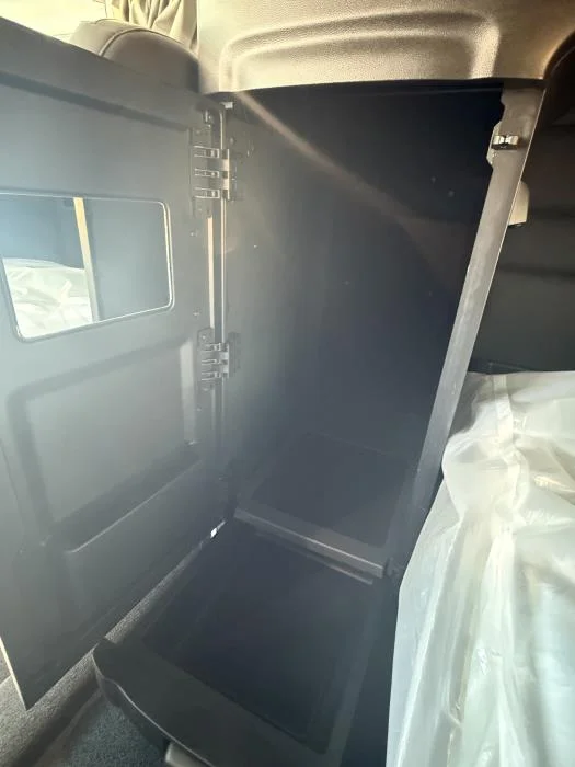 2027 Peterbilt 589 - image 42