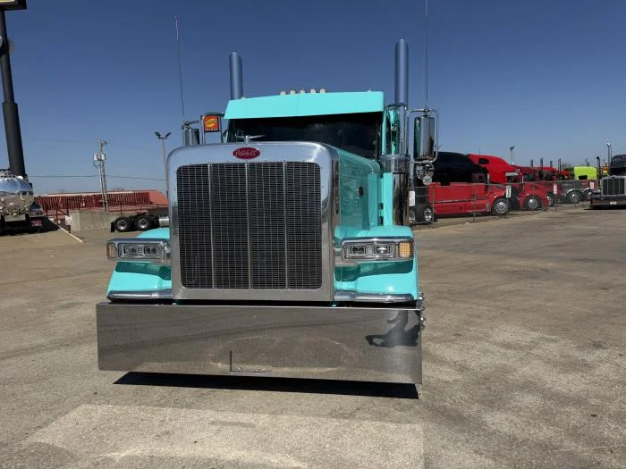 2027 Peterbilt 589 - image 5