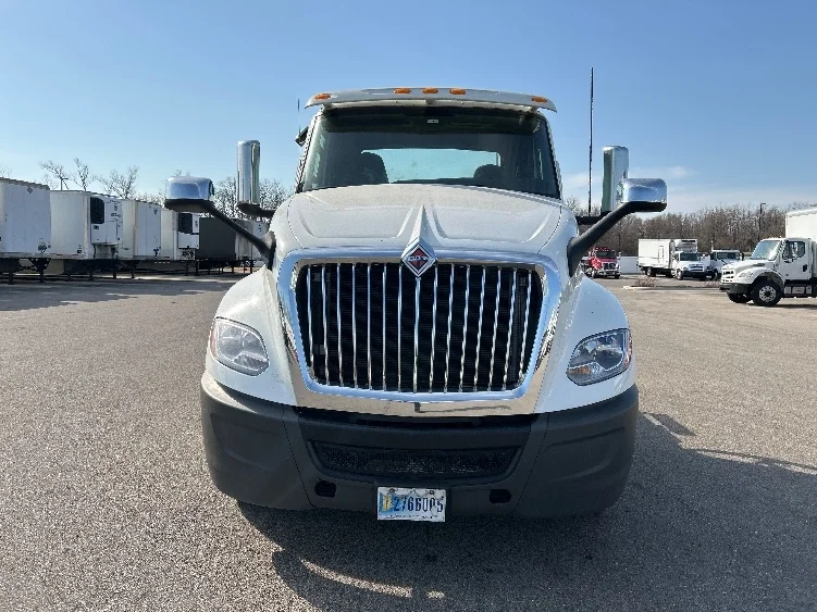 2019 International LT in Piqua, OH — photo 2