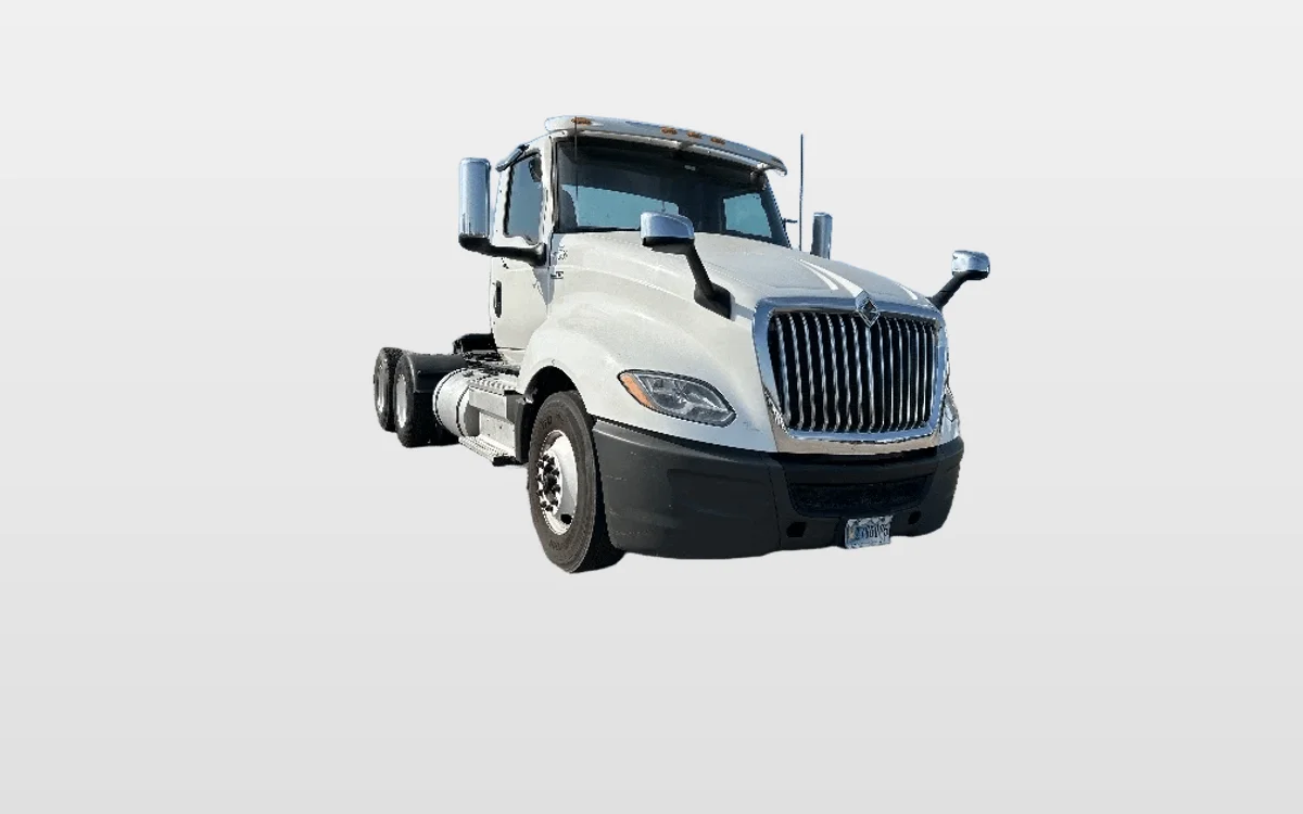 2019 International LT - image 1