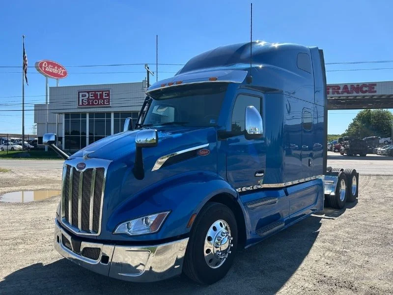 2023 Peterbilt 579 in Richmond, VA — photo 2