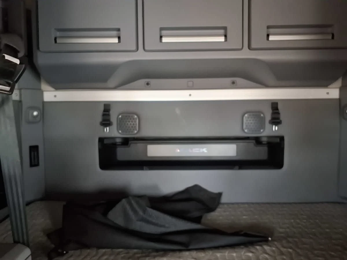 2020 Mack Anthem - image 8