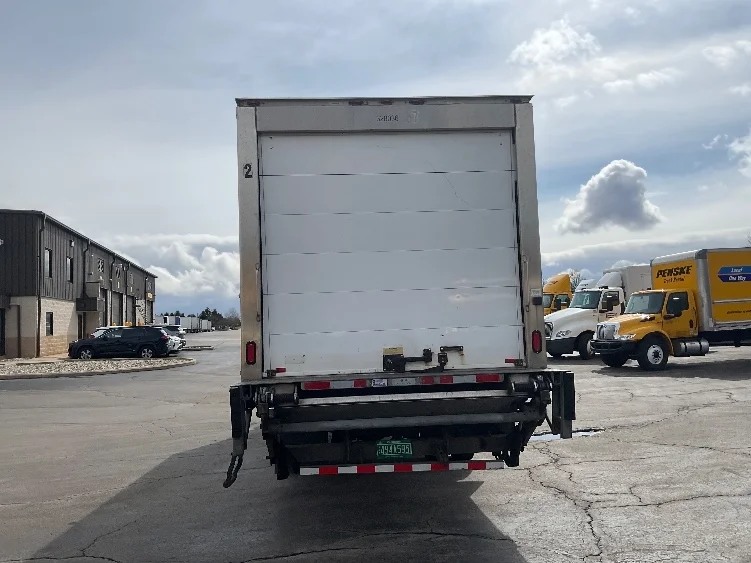 2019 Freightliner M2 106 - image 7