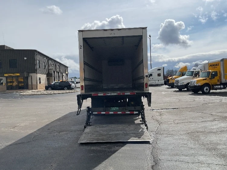 2019 Freightliner M2 106 - image 9