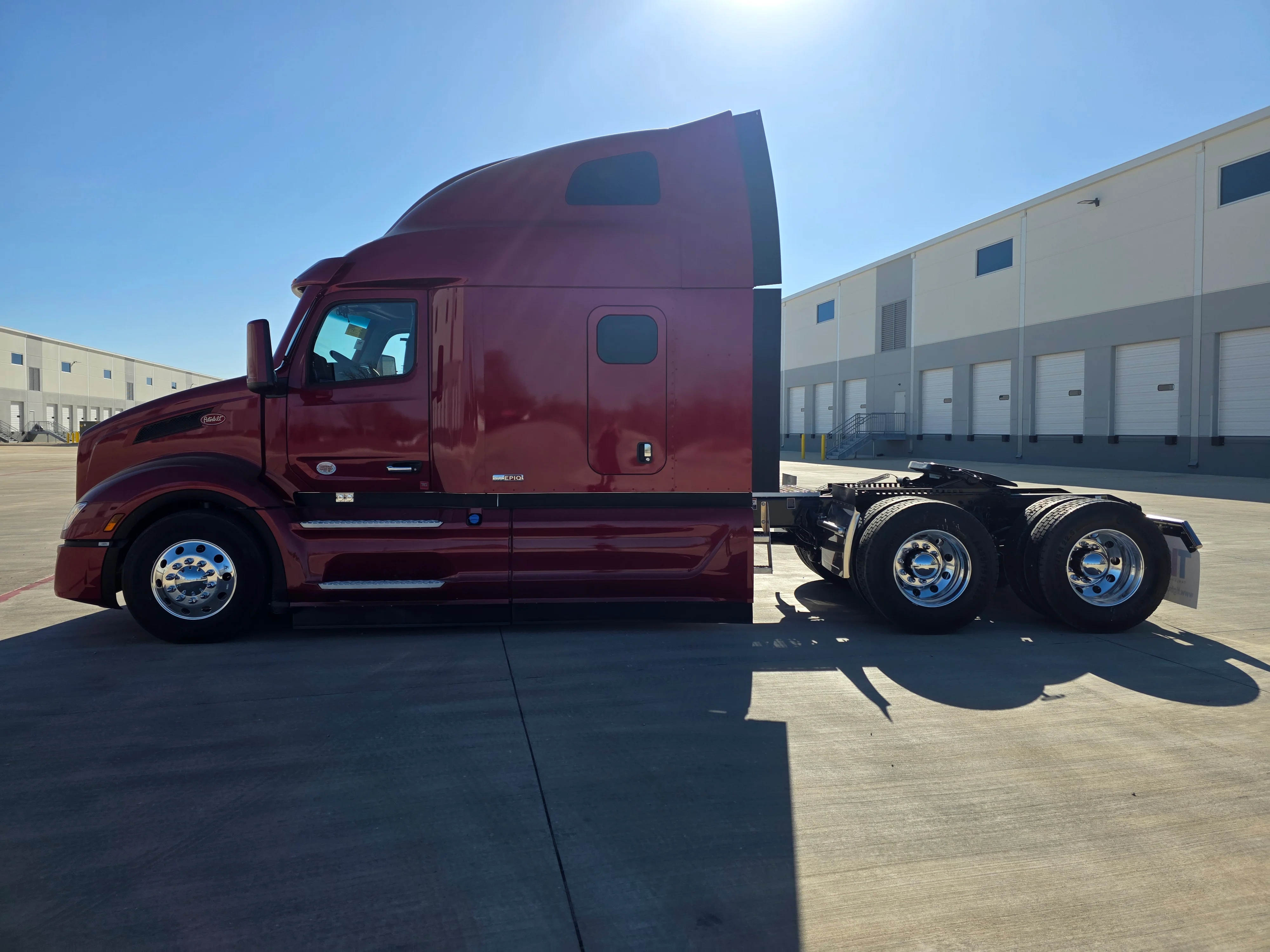 2027 Peterbilt 579 in Fort Smith, AR — photo 2