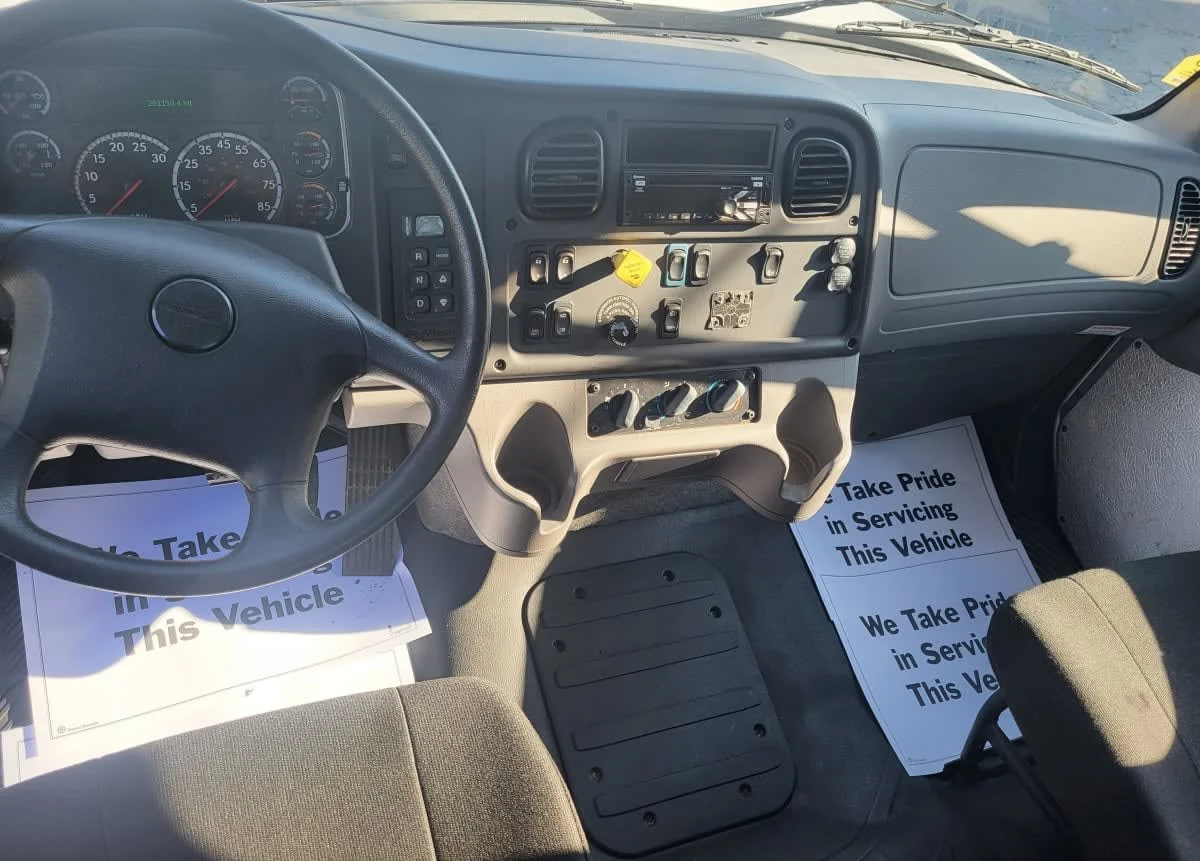 2019 Freightliner M2 106 in Jacksonville, FL — photo 11