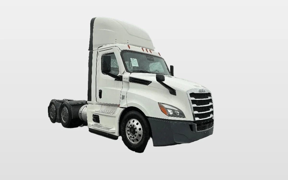 2022 Freightliner Cascadia - image 1