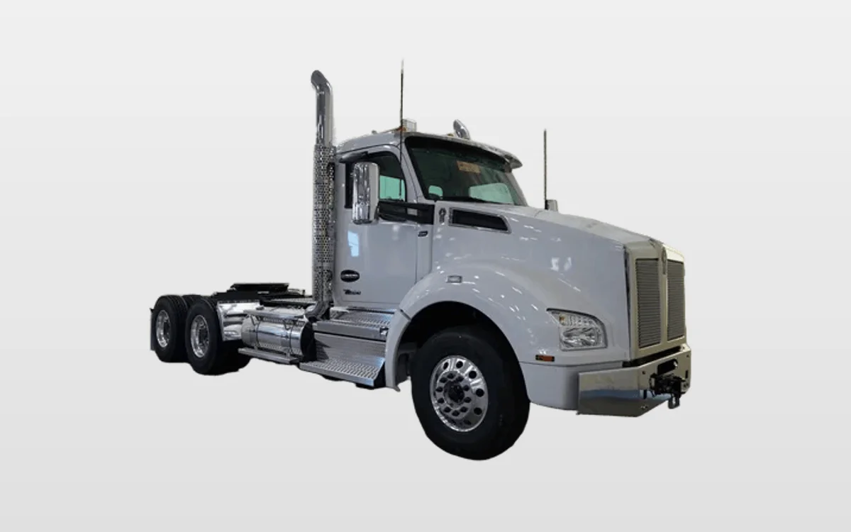 2027 Kenworth T880 - image 1