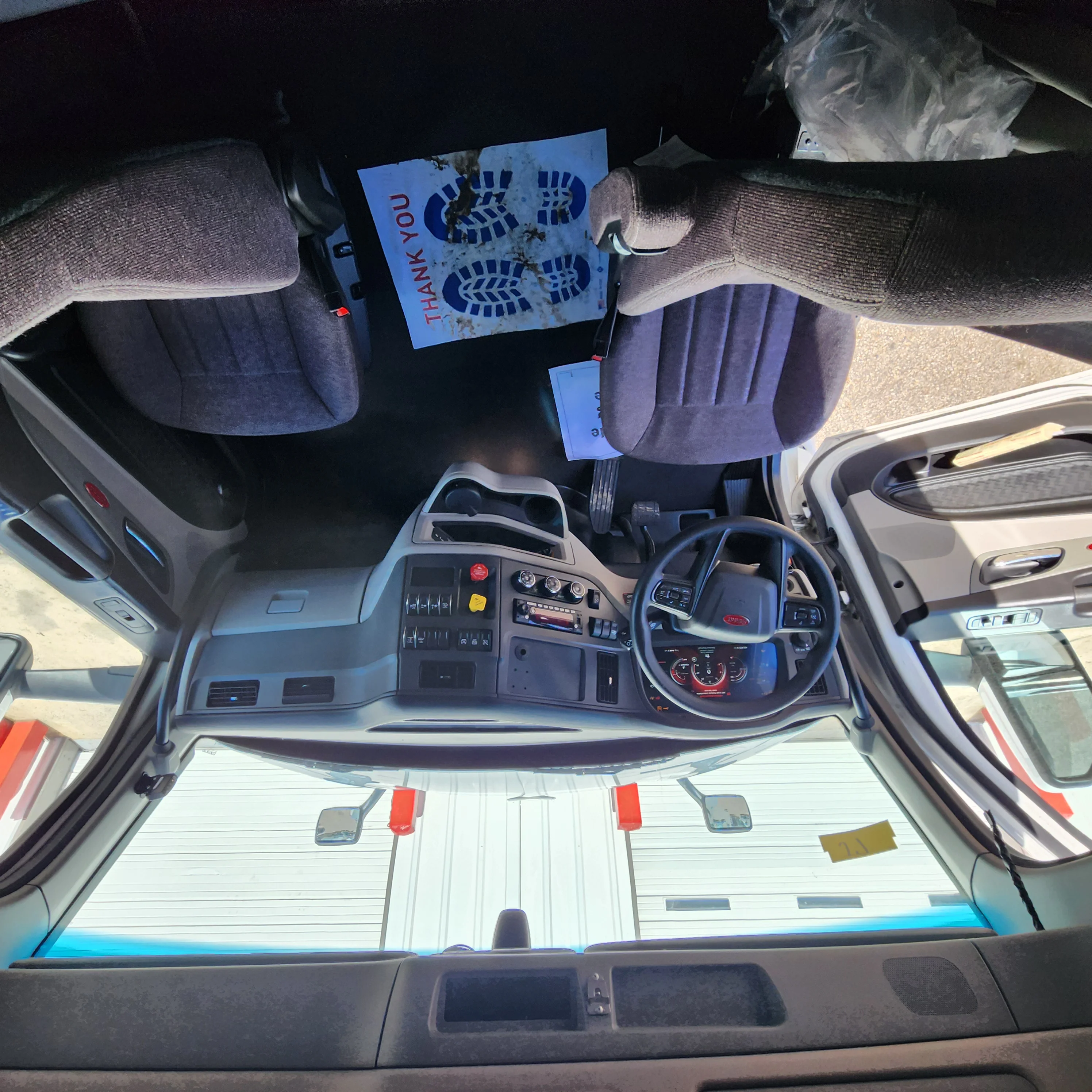 2024 Peterbilt 579 - image 13